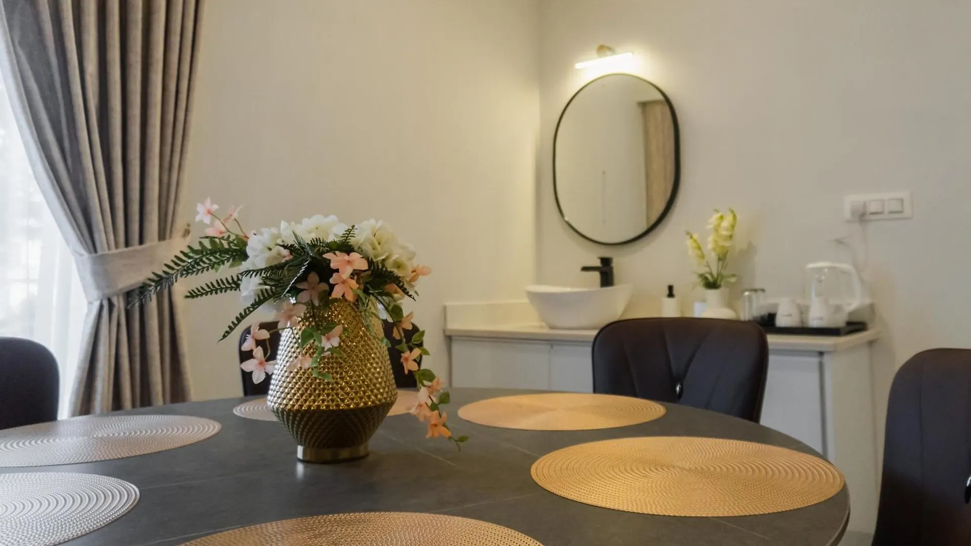7 Suites Apart Hotel Kāsaragod Indie